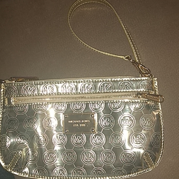 Michael Kors gold wristlet - Picture 1 of 7